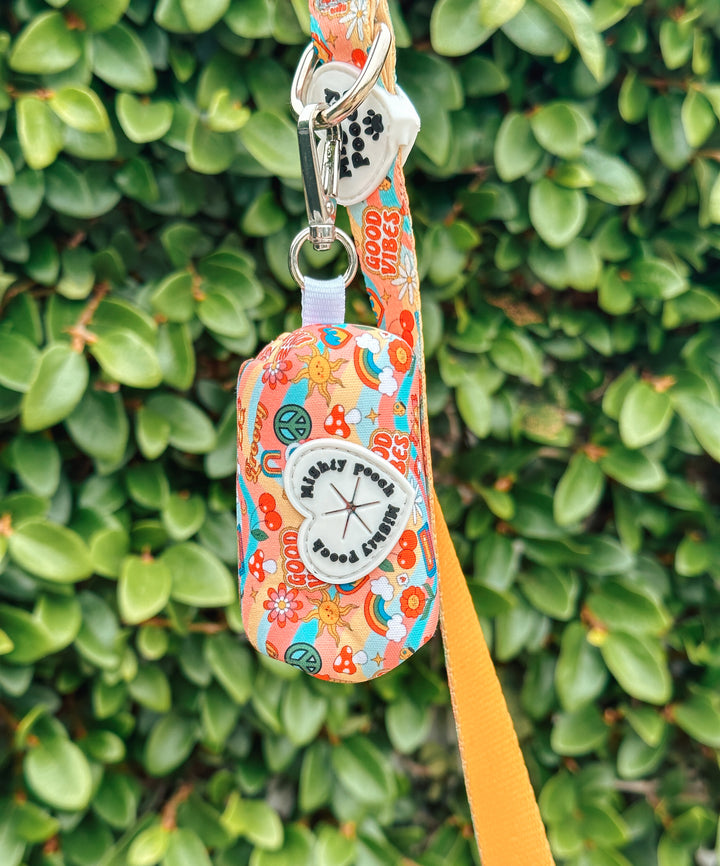 Comfort Leash - Retro Babe ☮️