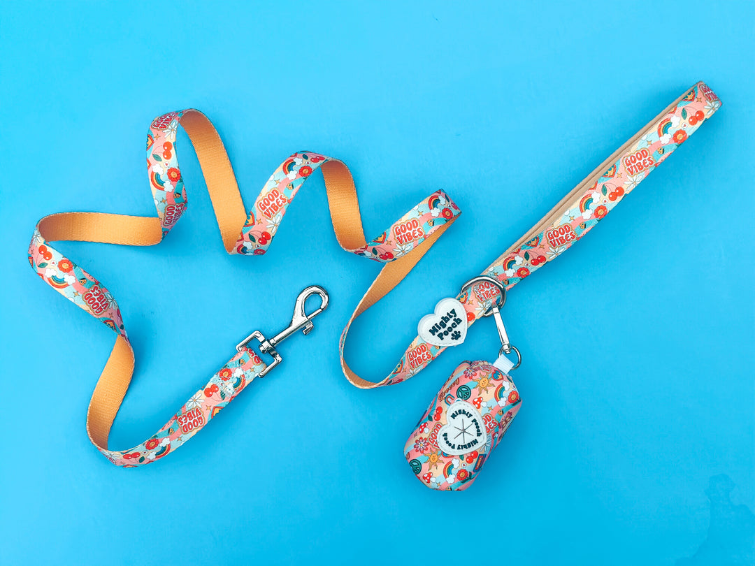 Comfort Leash - Retro Babe ☮️