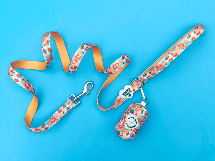 Comfort Leash - Retro Babe ☮️