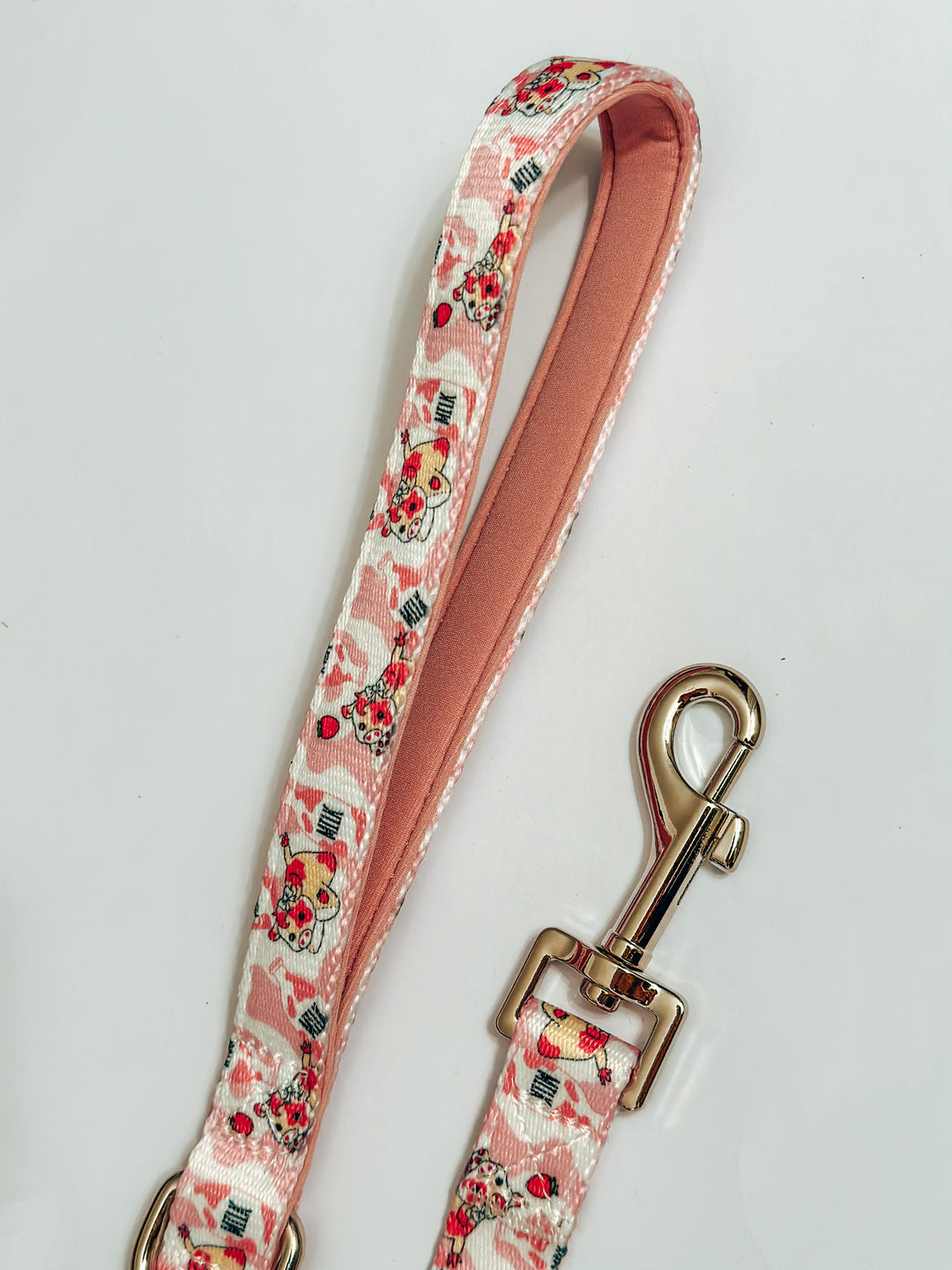 Comfort Leash - Strawberry Cow 🍓